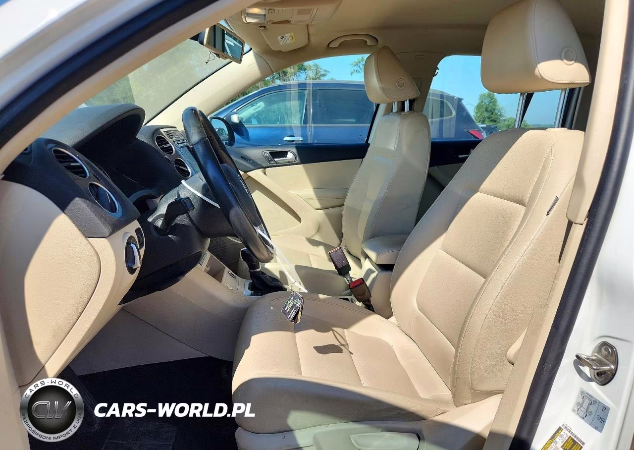 2017 Volkswagen Tiguan S VIN:WVGBV7AXXHW510908 - 7