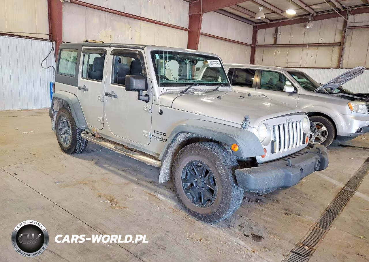 2011 Jeep Wrangler Unlimited Sport VIN:1J4BZ3H11BL556486 - 4