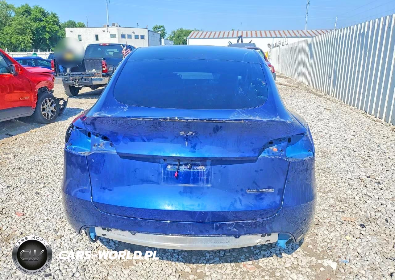 2023 Tesla Model Y VIN:7SAYGDEF0PF870221 - 6