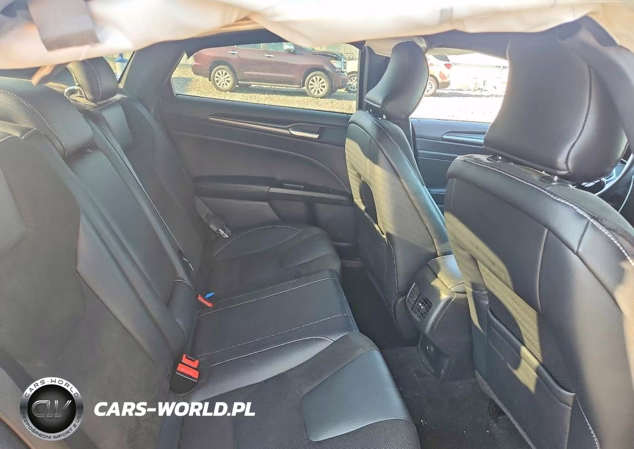 2019 Ford Fusion Sport VIN:3FA6P0VP1KR215794 - 10