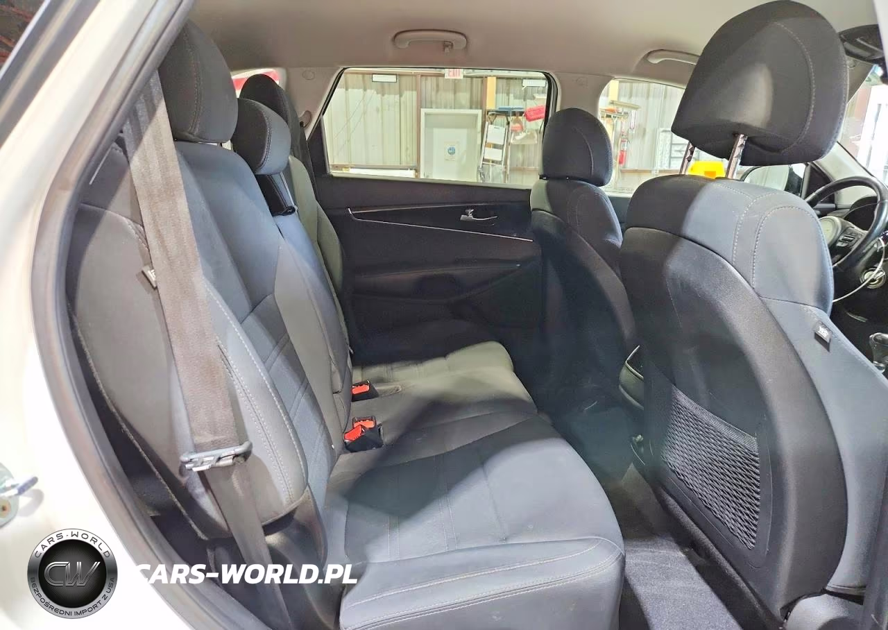 2017 Kia Sorento Lx VIN:5XYPG4A34HG197531 - 11