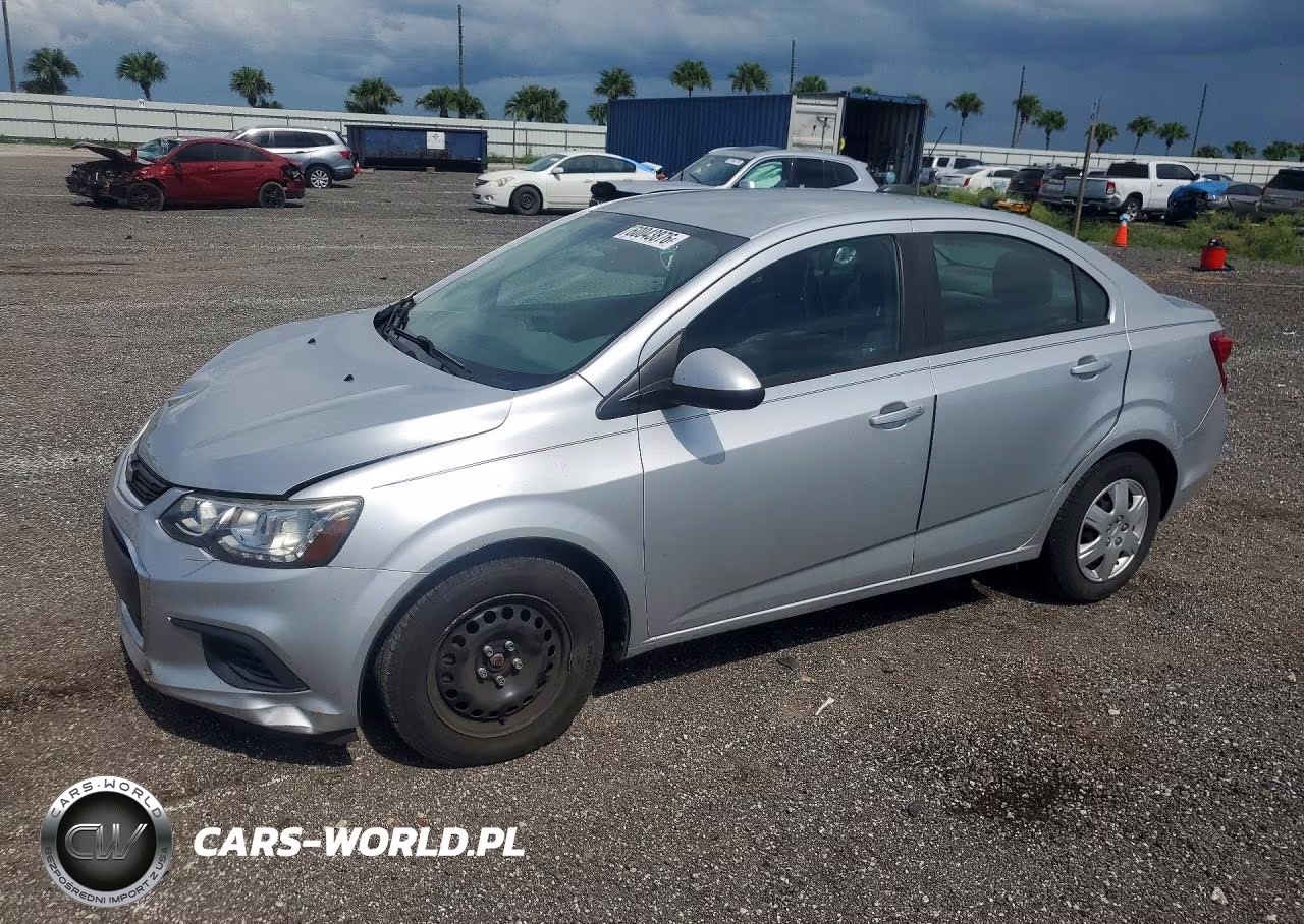 2017 Chevrolet Sonic Ls – zdjęcie 1 z 12