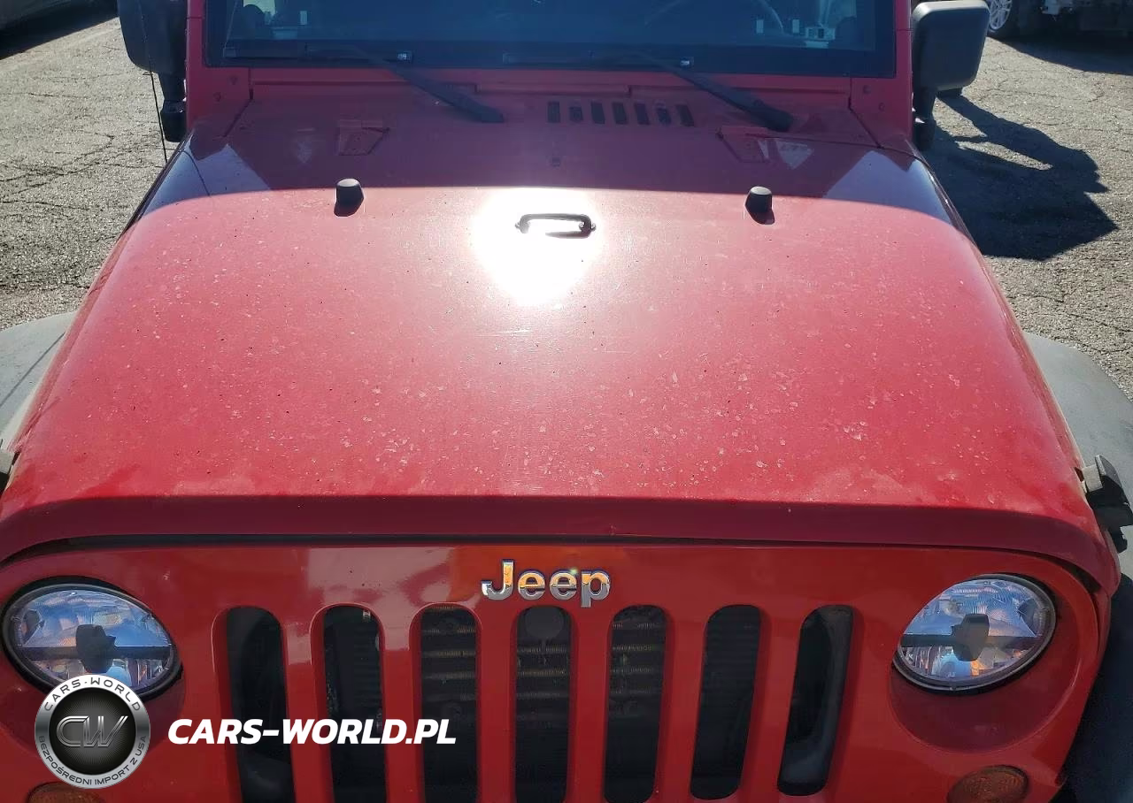 2012 Jeep Wrangler Unlimited Sport VIN:1C4BJWDG0CL220032 - 12