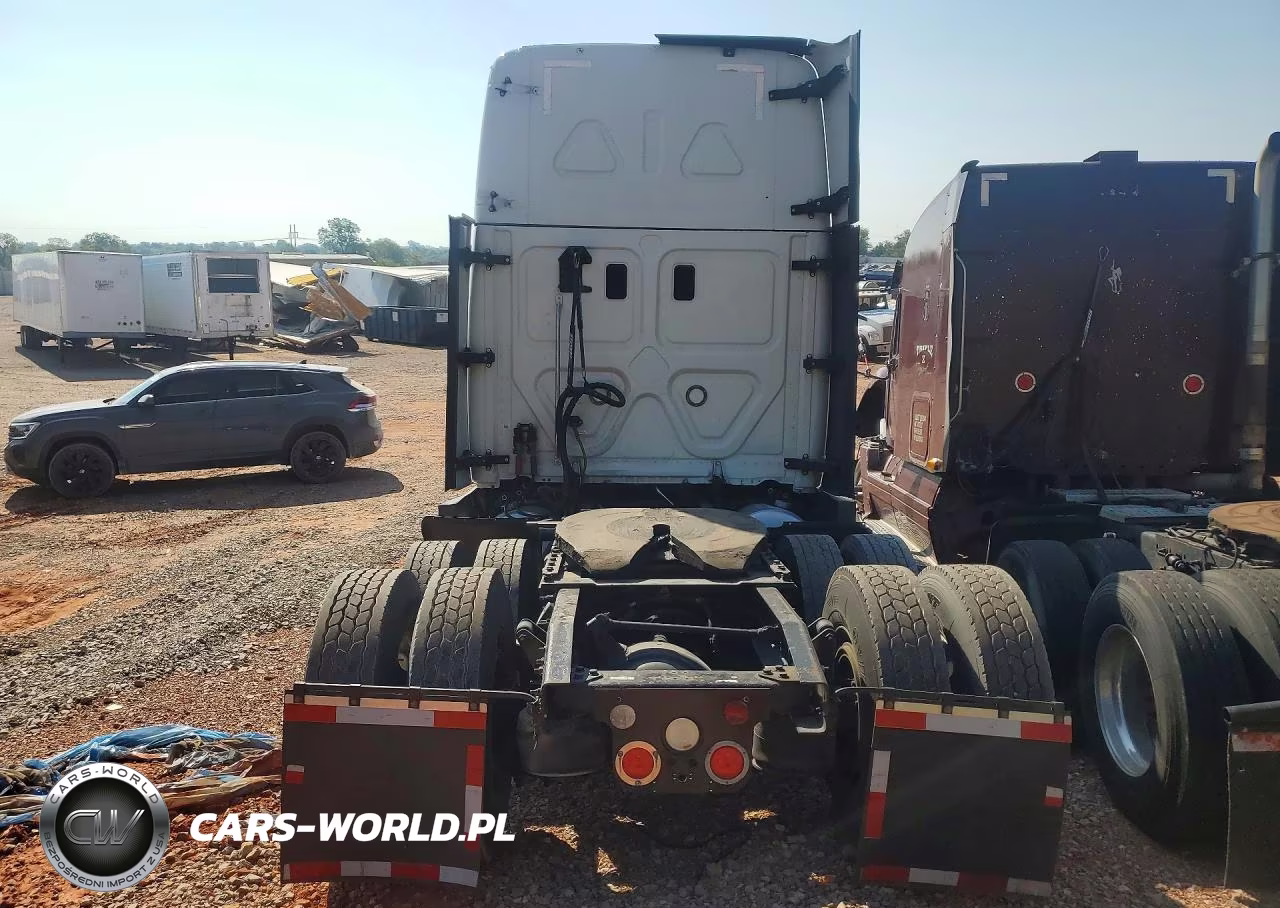 2016 Freightliner Cascadia 125 Semi Truck VIN:3AKJGLBG8GSHT6768 - 6