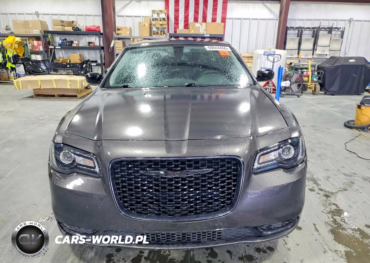 2023 Chrysler 300 Touring VIN:2C3CCAAGXPH664970 - 5