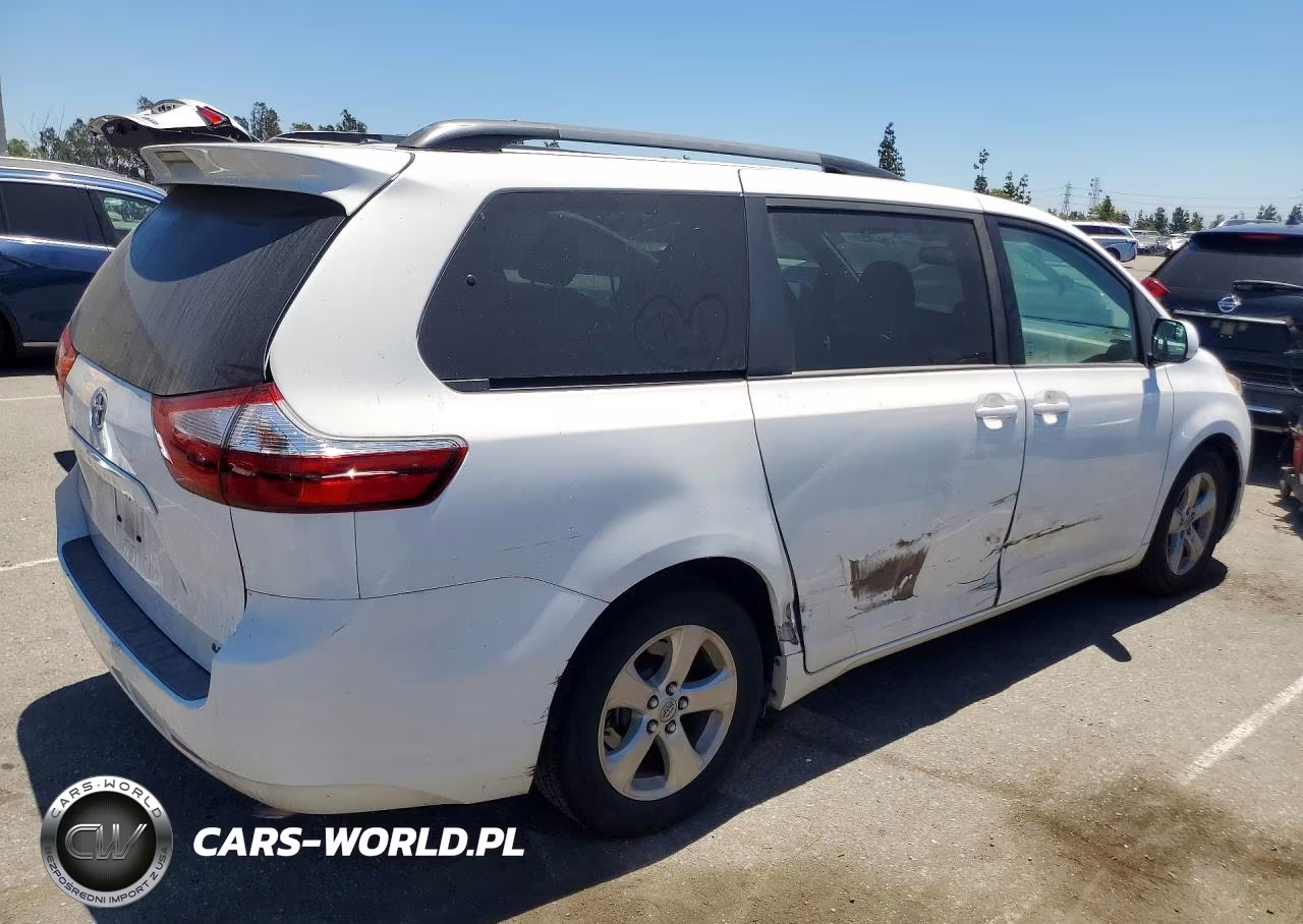 2015 Toyota Sienna Le VIN:5TDKK3DC3FS630402 - 3