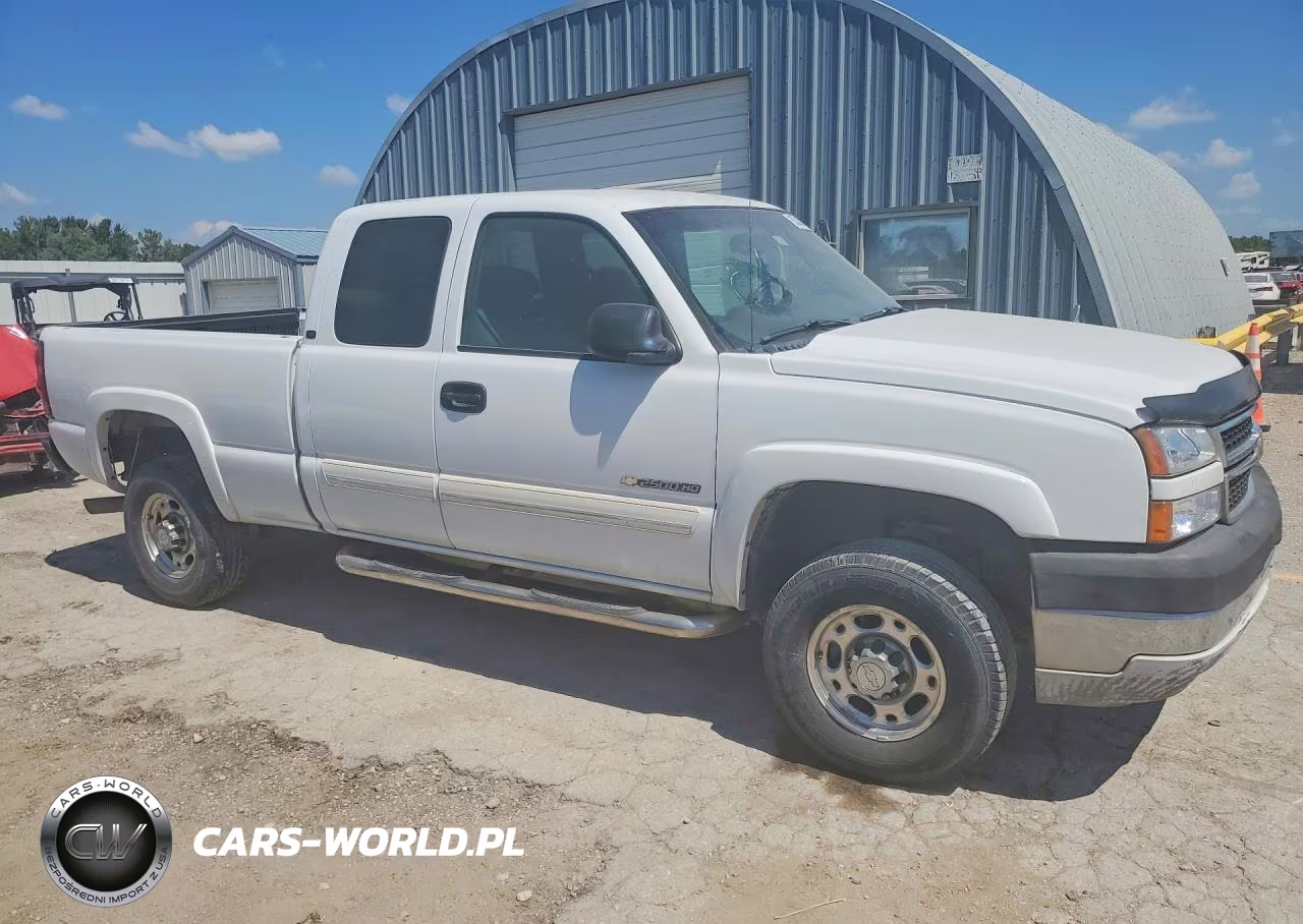 2006 Chevrolet Silverado C2500 Heavy Duty VIN:1GCHC29UX6E266438 - 4