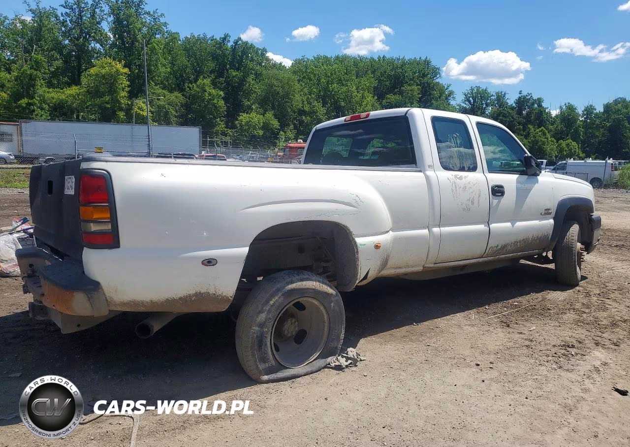 2005 Chevrolet Silverado C3500 VIN:1GCJC39275E318855 - 3