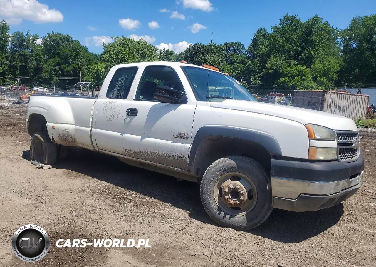 2005 Chevrolet Silverado C3500 VIN:1GCJC39275E318855 - 4