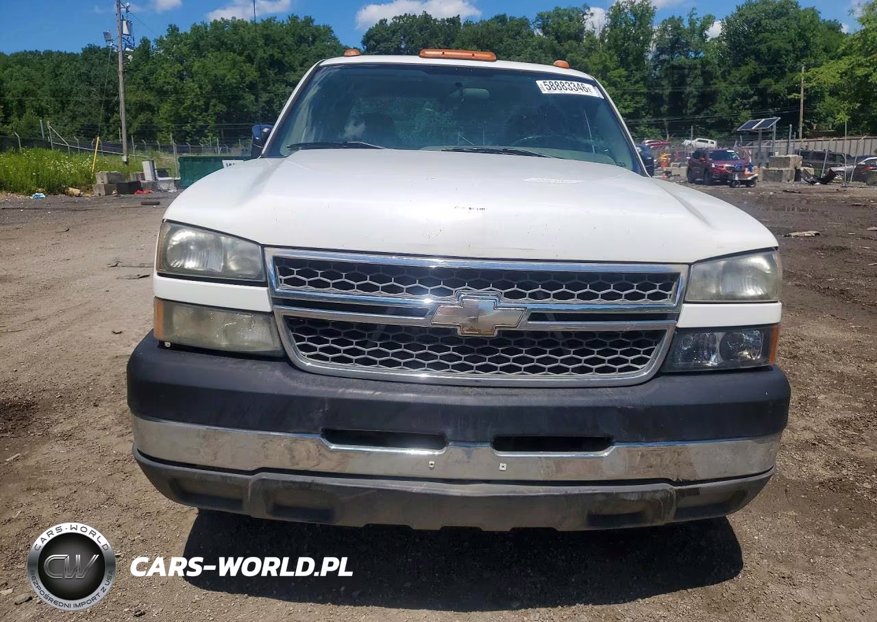 2005 Chevrolet Silverado C3500 VIN:1GCJC39275E318855 - 5