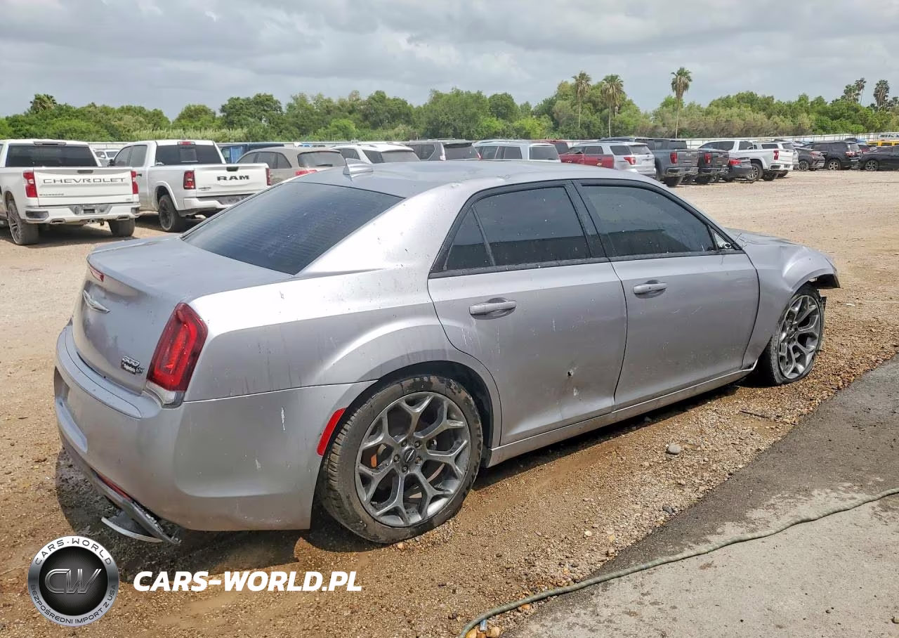 2016 Chrysler 300 S VIN:2C3CCABG0GH238476 - 3
