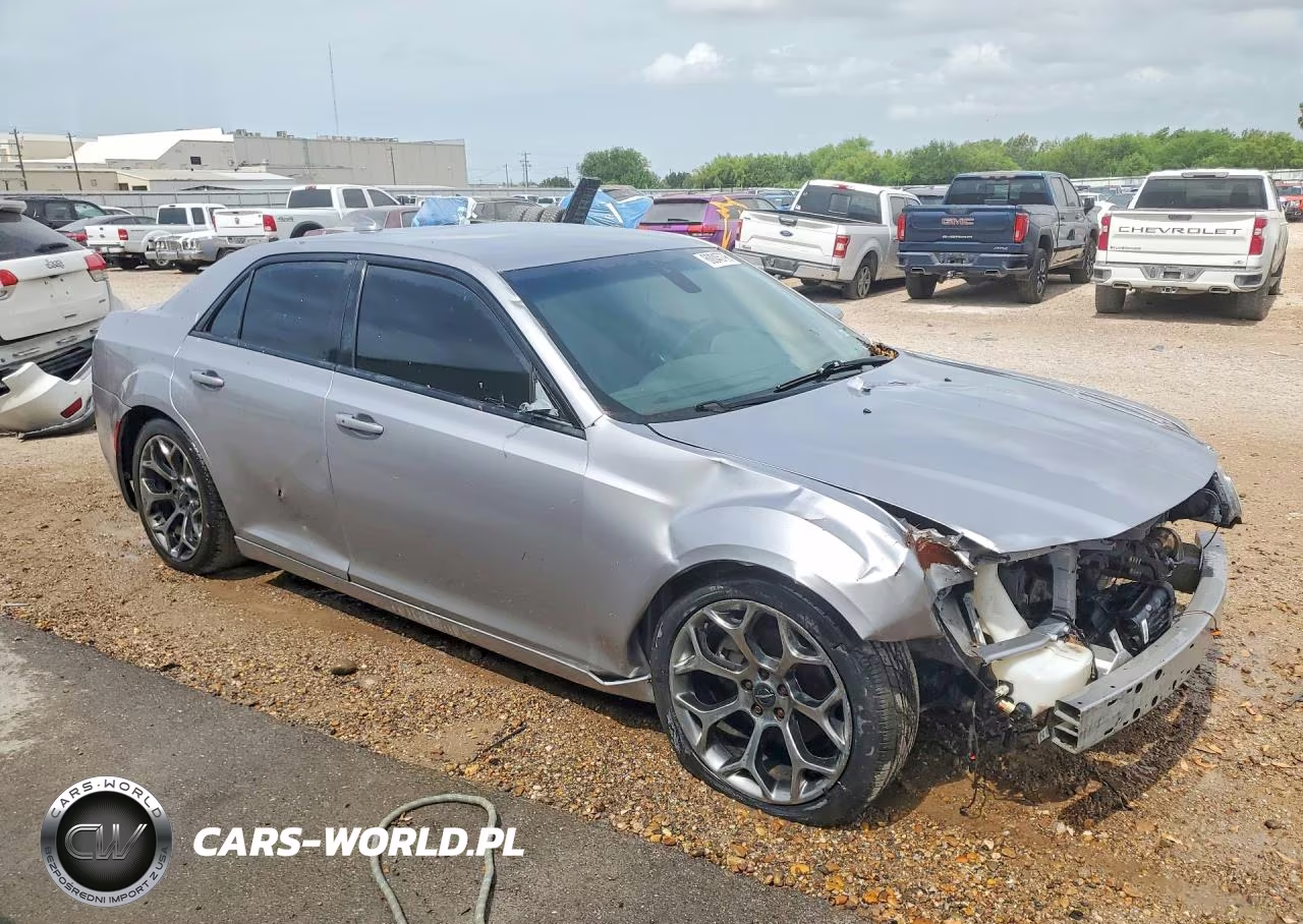 2016 Chrysler 300 S VIN:2C3CCABG0GH238476 - 4