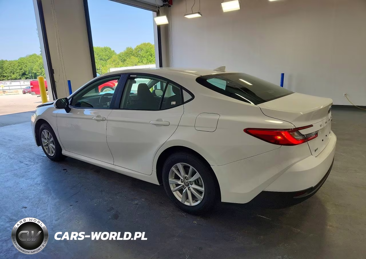 2026 Toyota Camry Le VIN:4T1DAACK5TU710022 - 2
