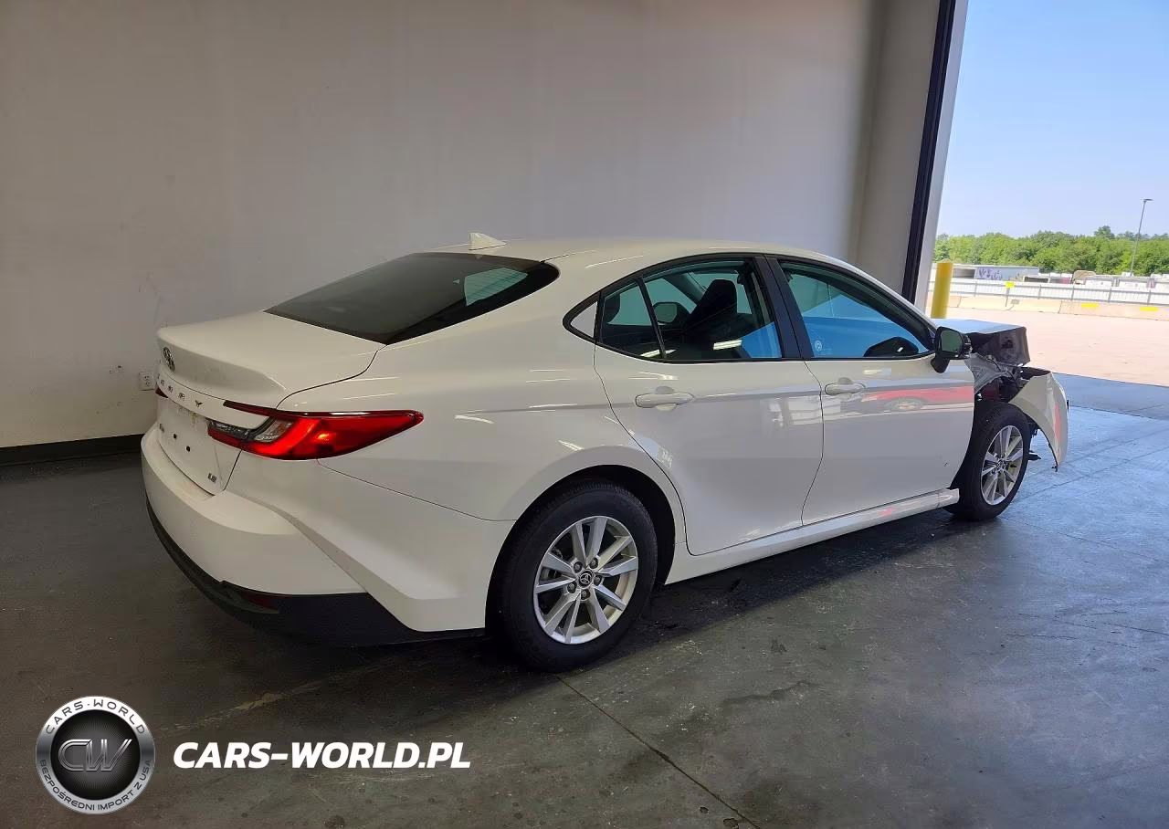 2026 Toyota Camry Le VIN:4T1DAACK5TU710022 - 3