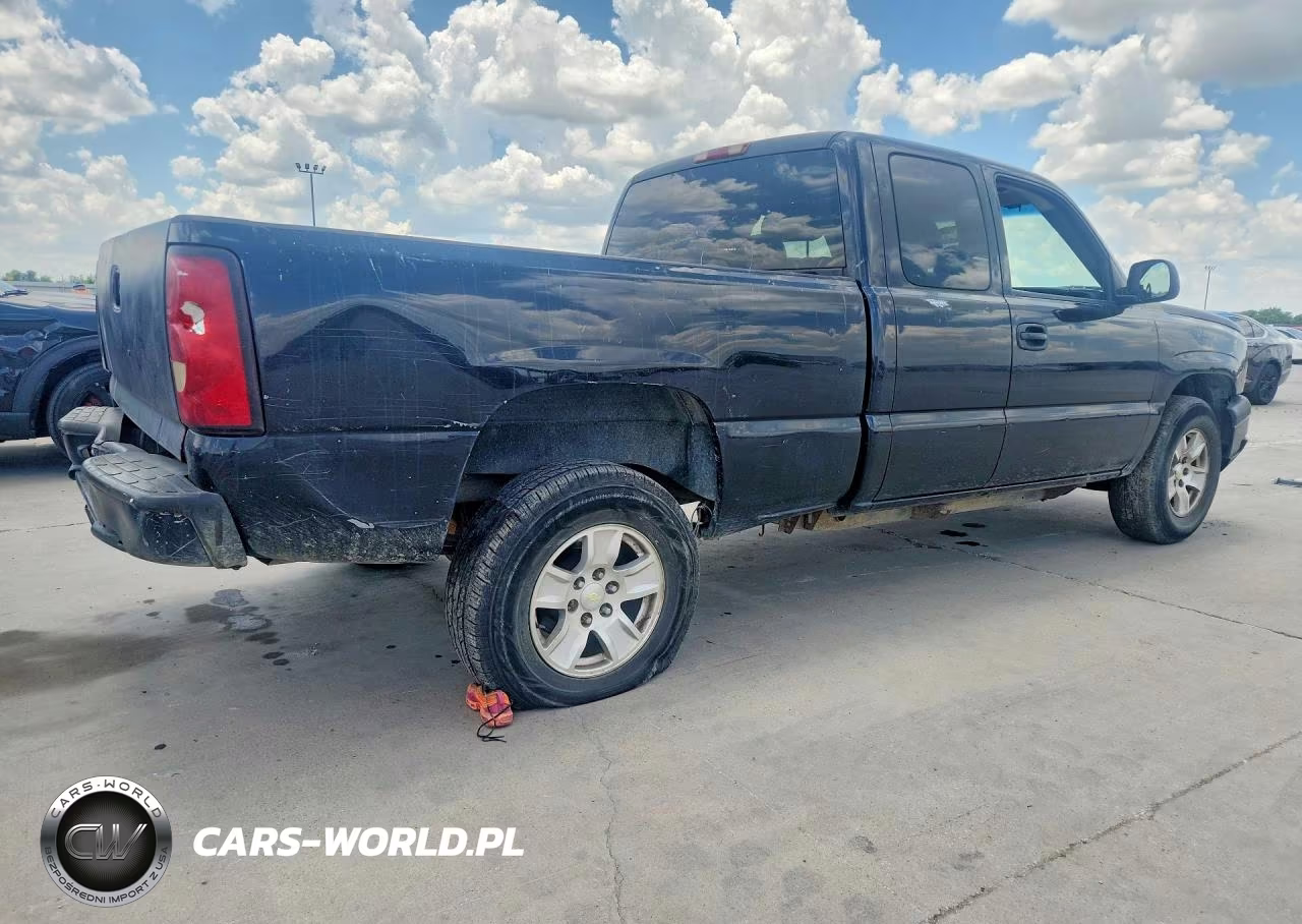 2004 Chevrolet Silverado C1500 VIN:2GCEC19V441282381 - 3