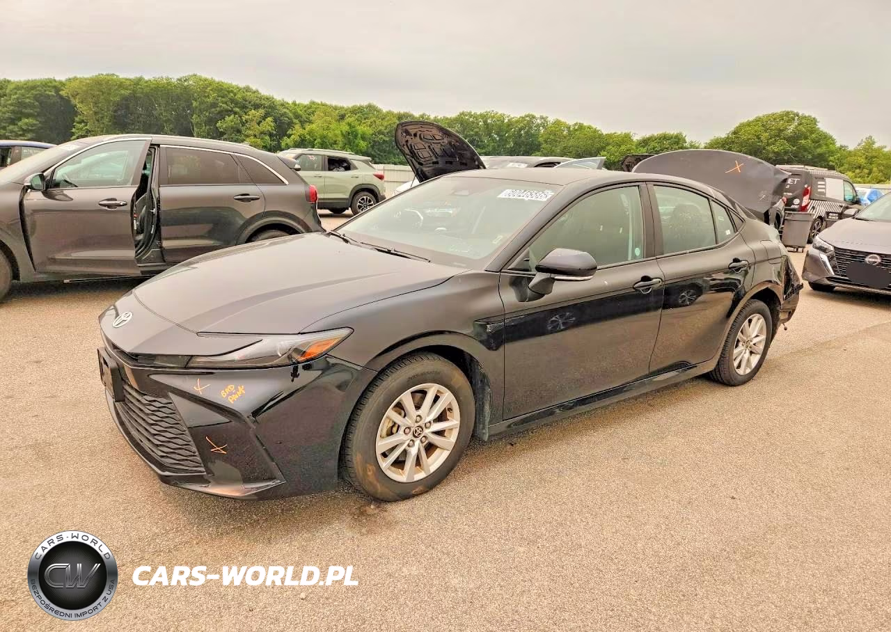 2025 Toyota Camry Le – zdjęcie 1 z 13