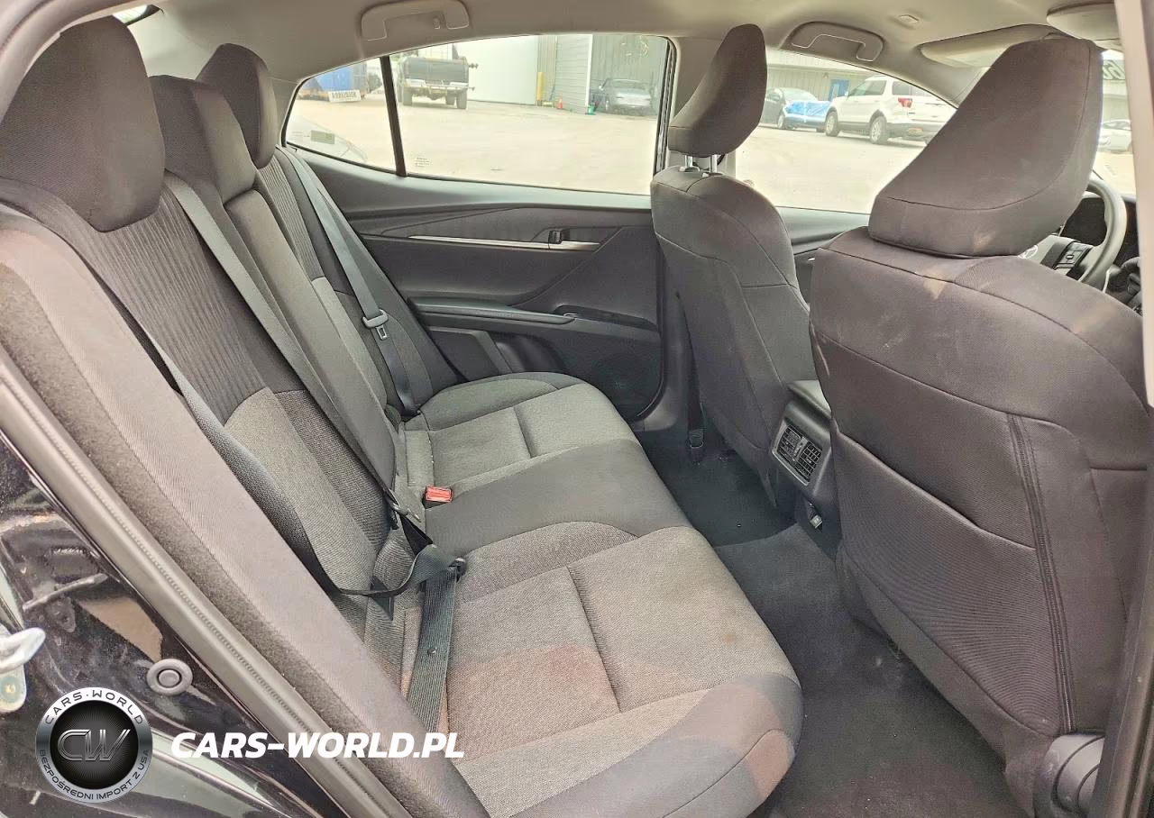 2025 Toyota Camry Le VIN:4T1DAACK5SU015943 - 10