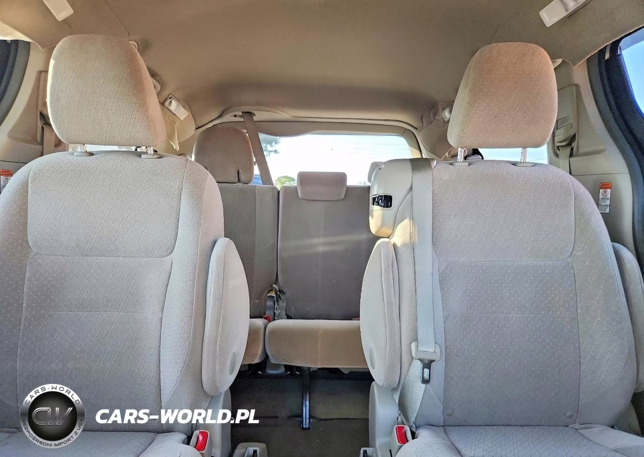 2015 Toyota Sienna Le VIN:5TDKK3DC4FS555788 - 10