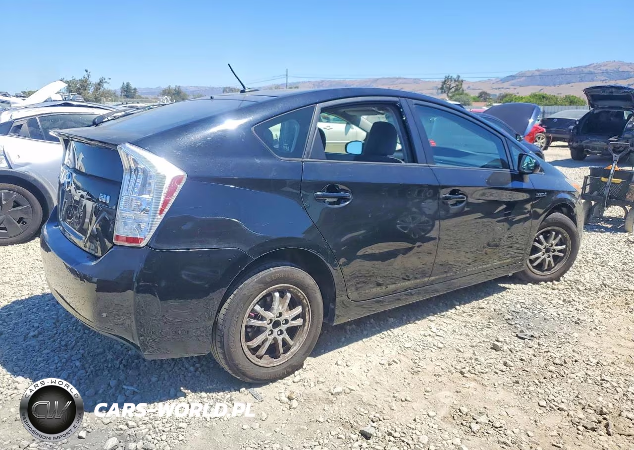 2011 Toyota Prius Two VIN:JTDKN3DU6B0257174 - 3