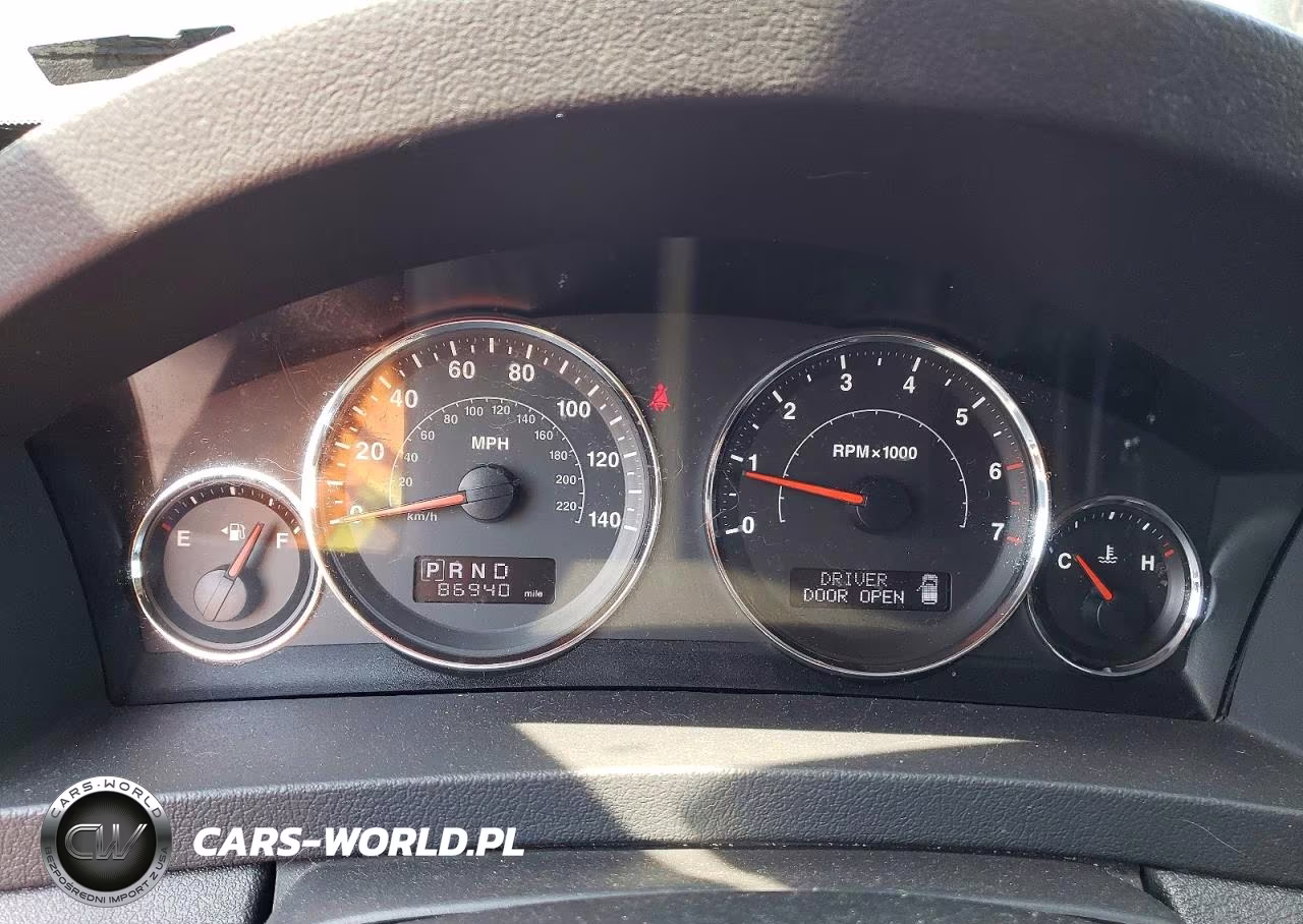 2008 Jeep Grand Cherokee Laredo VIN:1J8GR48K08C238211 - 9