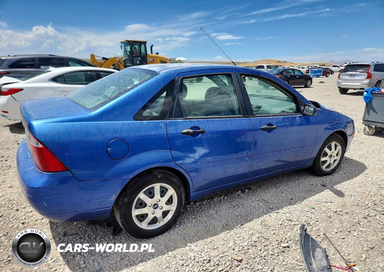 2005 Ford Focus Zx4 VIN:1FAHP34N15W186552 - 3