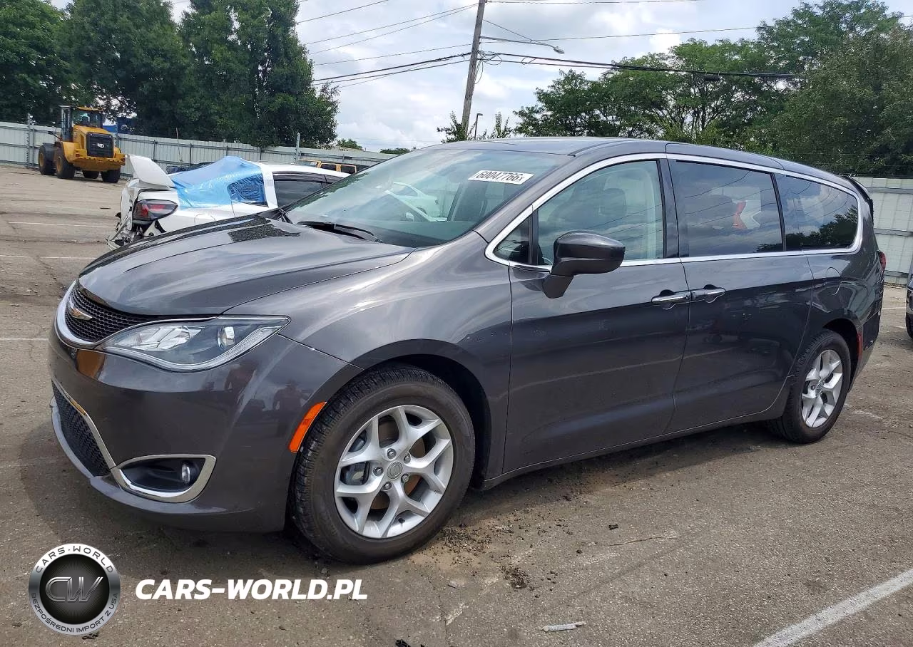 2018 Chrysler Pacifica Touring Plus – zdjęcie 1 z 13