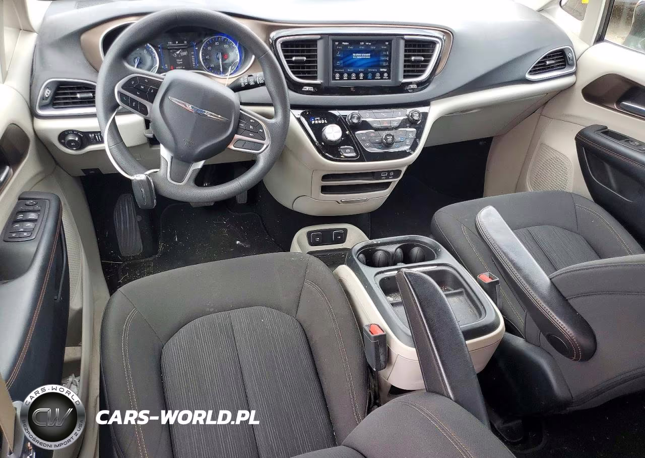 2018 Chrysler Pacifica Touring Plus VIN:2C4RC1FG9JR122985 - 8