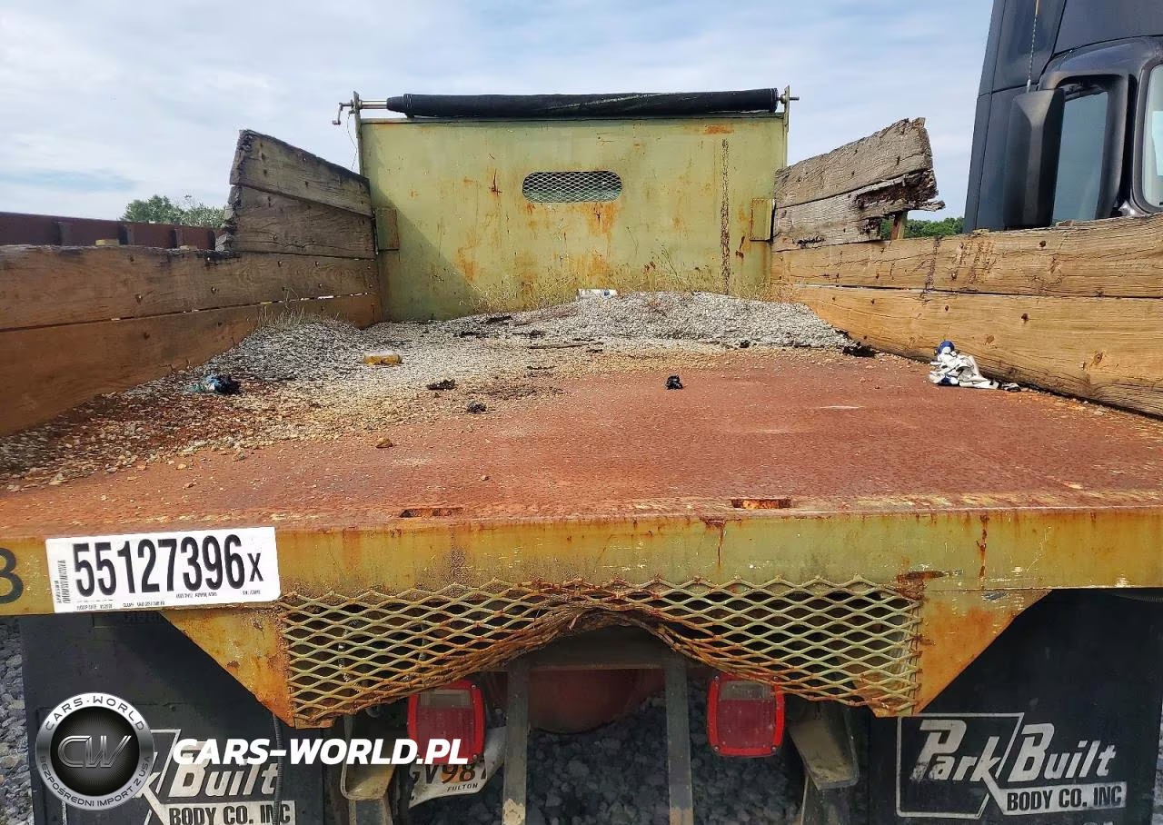 1998 Ford F700 VIN:1FDXF70J0WVA00022 - 10