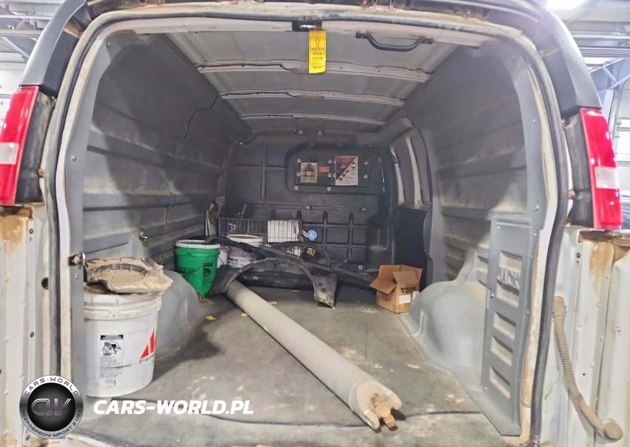 2019 Chevrolet Express G2500 VIN:1GCWGAF18K1217255 - 10