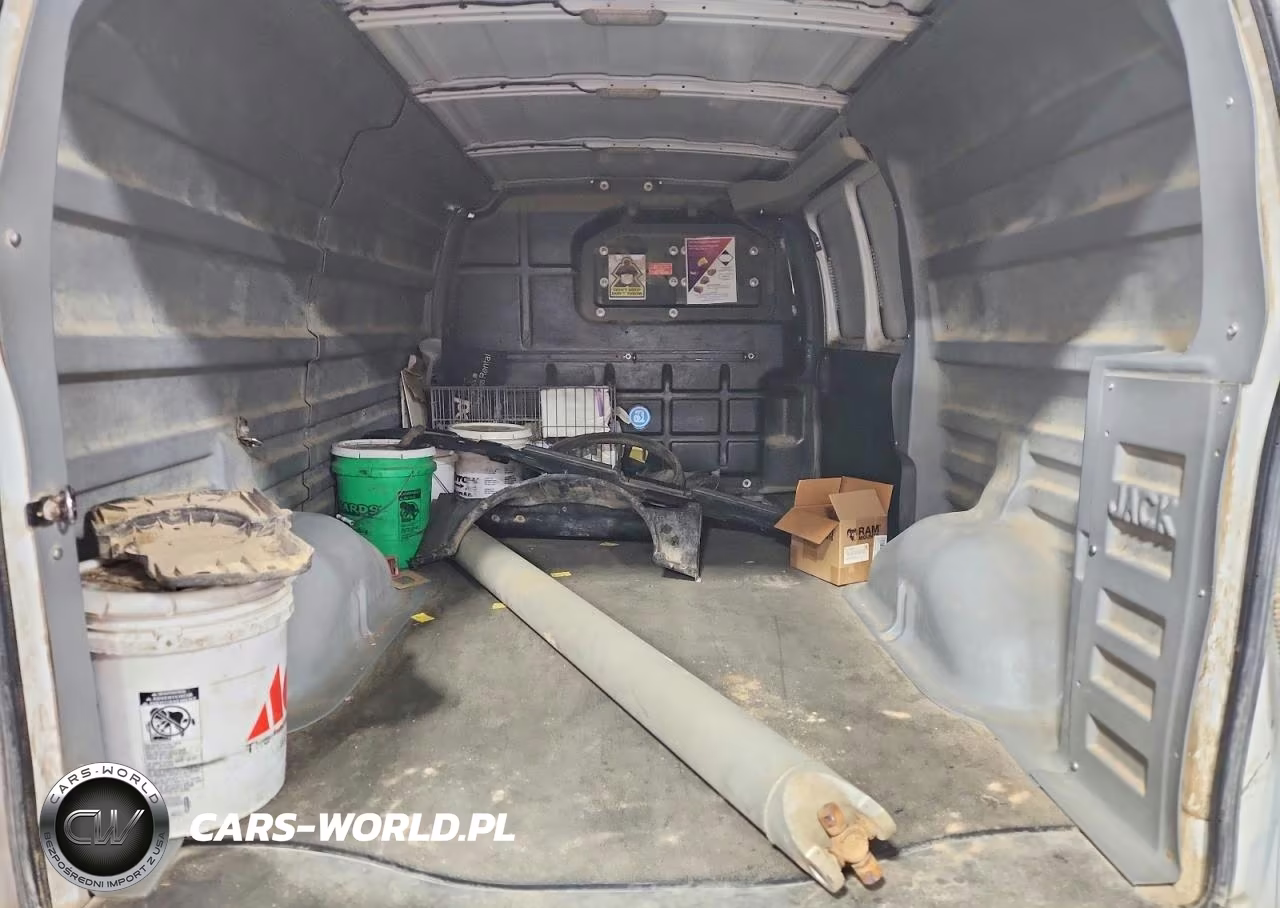 2019 Chevrolet Express G2500 VIN:1GCWGAF18K1217255 - 11