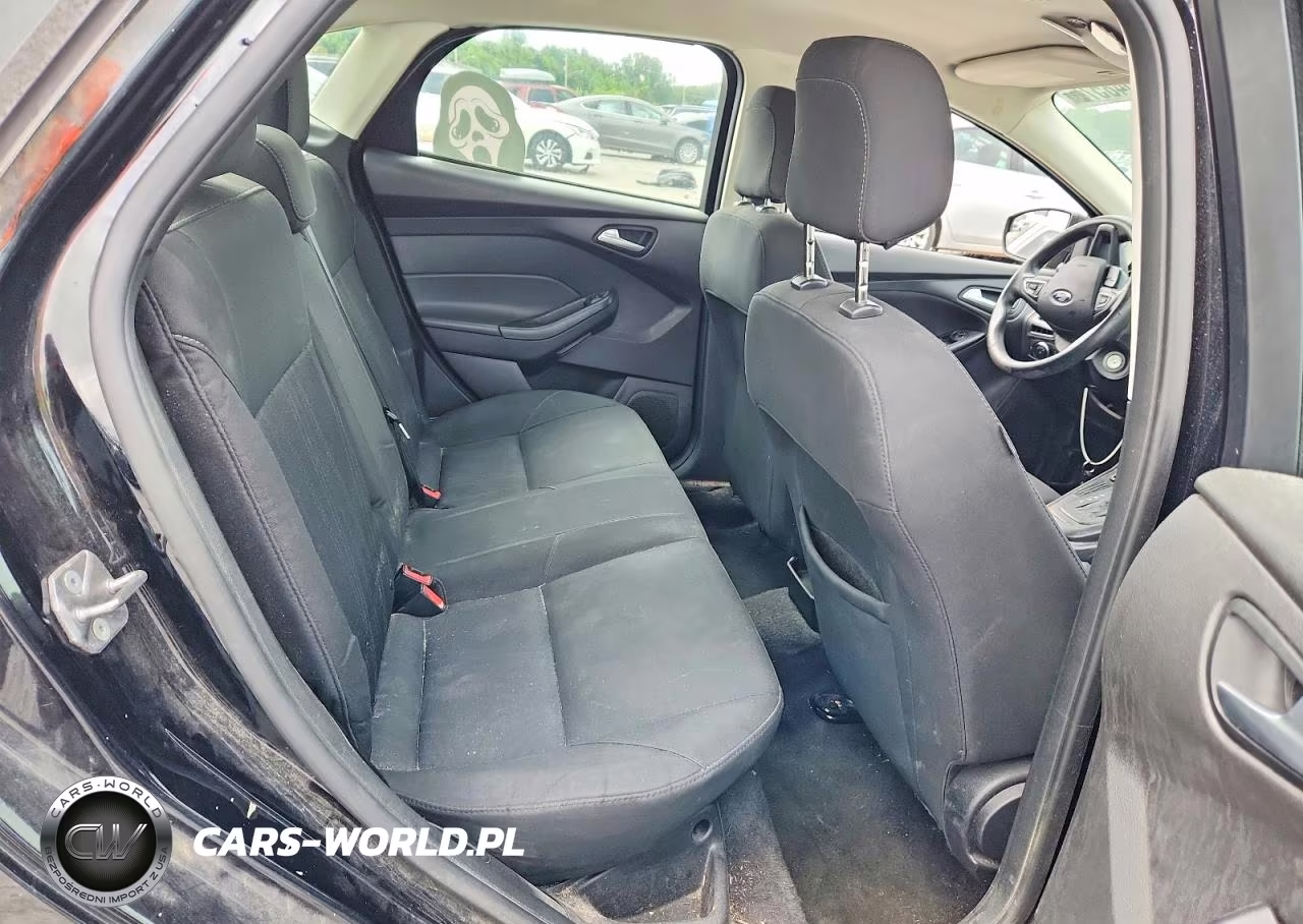 2018 Ford Focus Se VIN:1FADP3F28JL284085 - 10