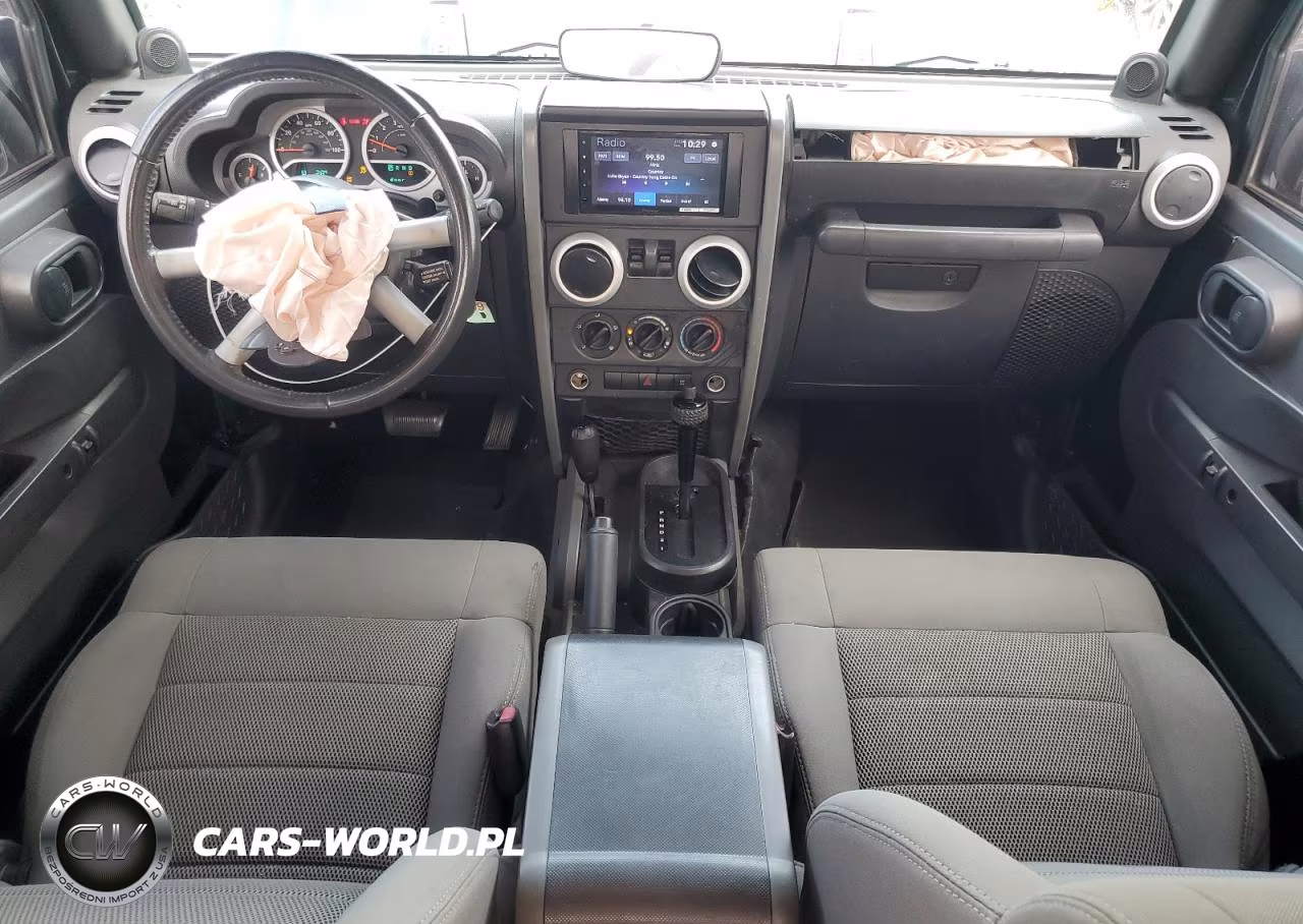 2009 Jeep Wrangler Sahara VIN:1J4FA54149L749140 - 8