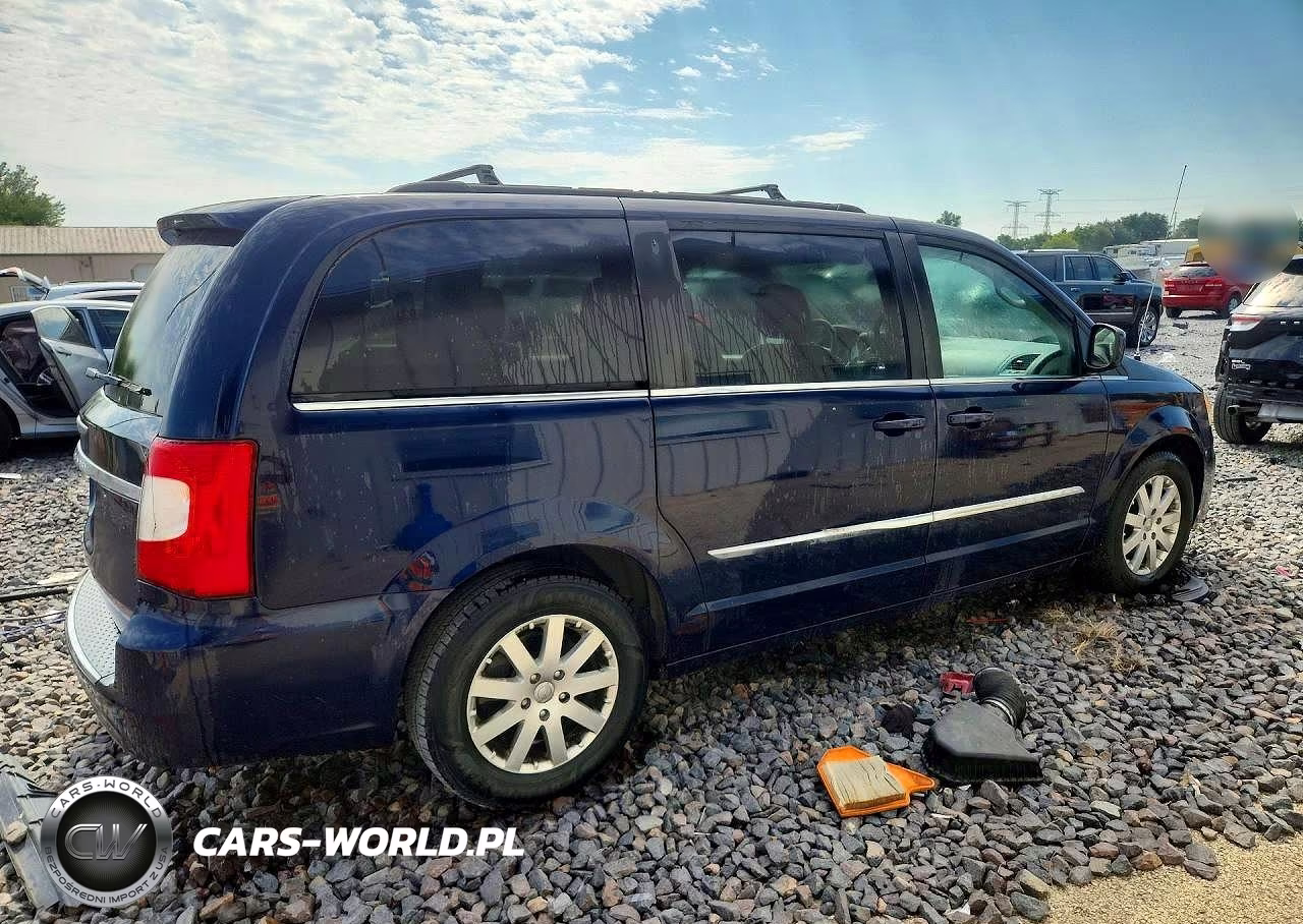 2013 Chrysler Town & Country Touring VIN:2C4RC1BG2DR713279 - 3
