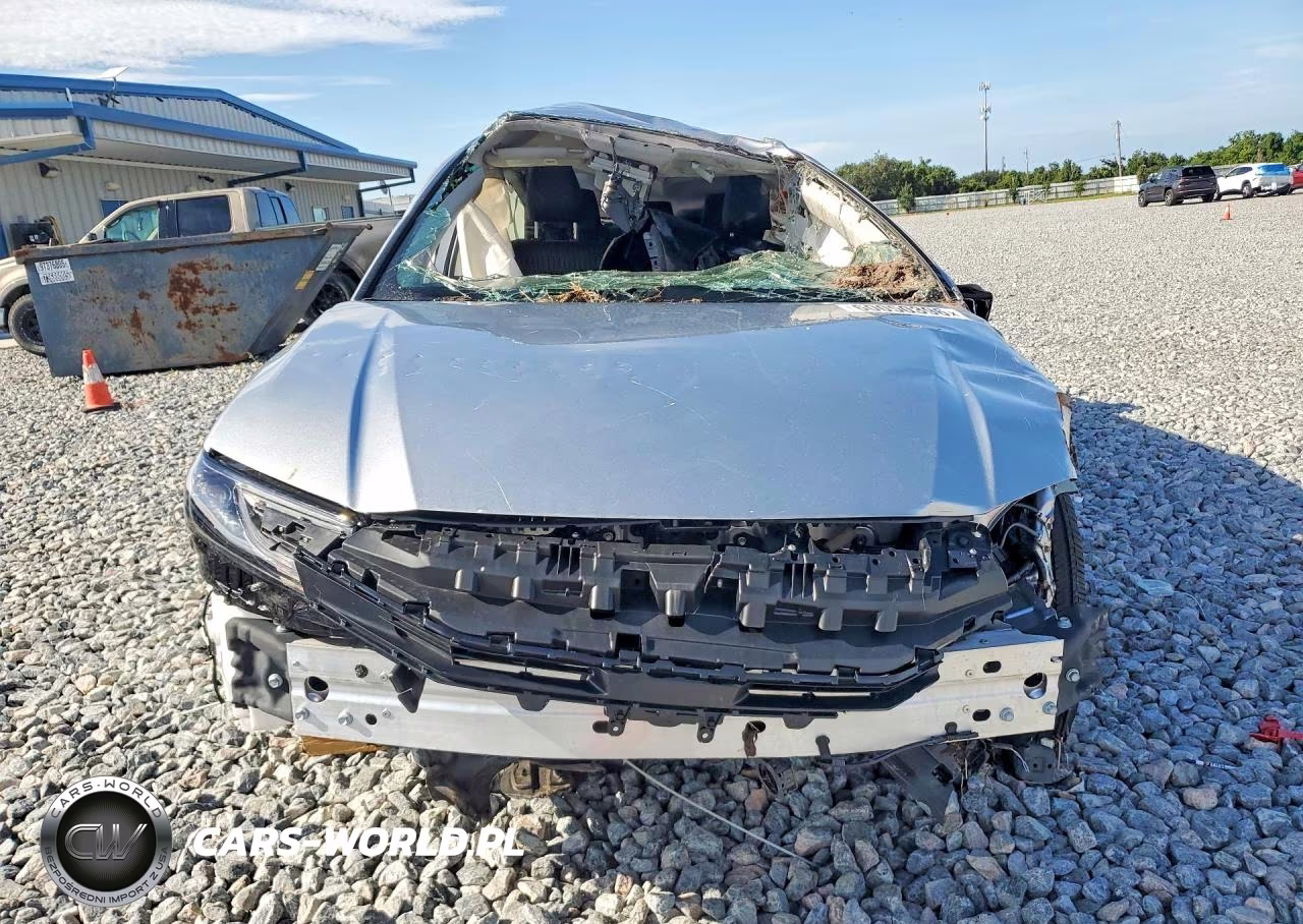 2026 Toyota Camry Le VIN:4T1DAACKXTU667782 - 5