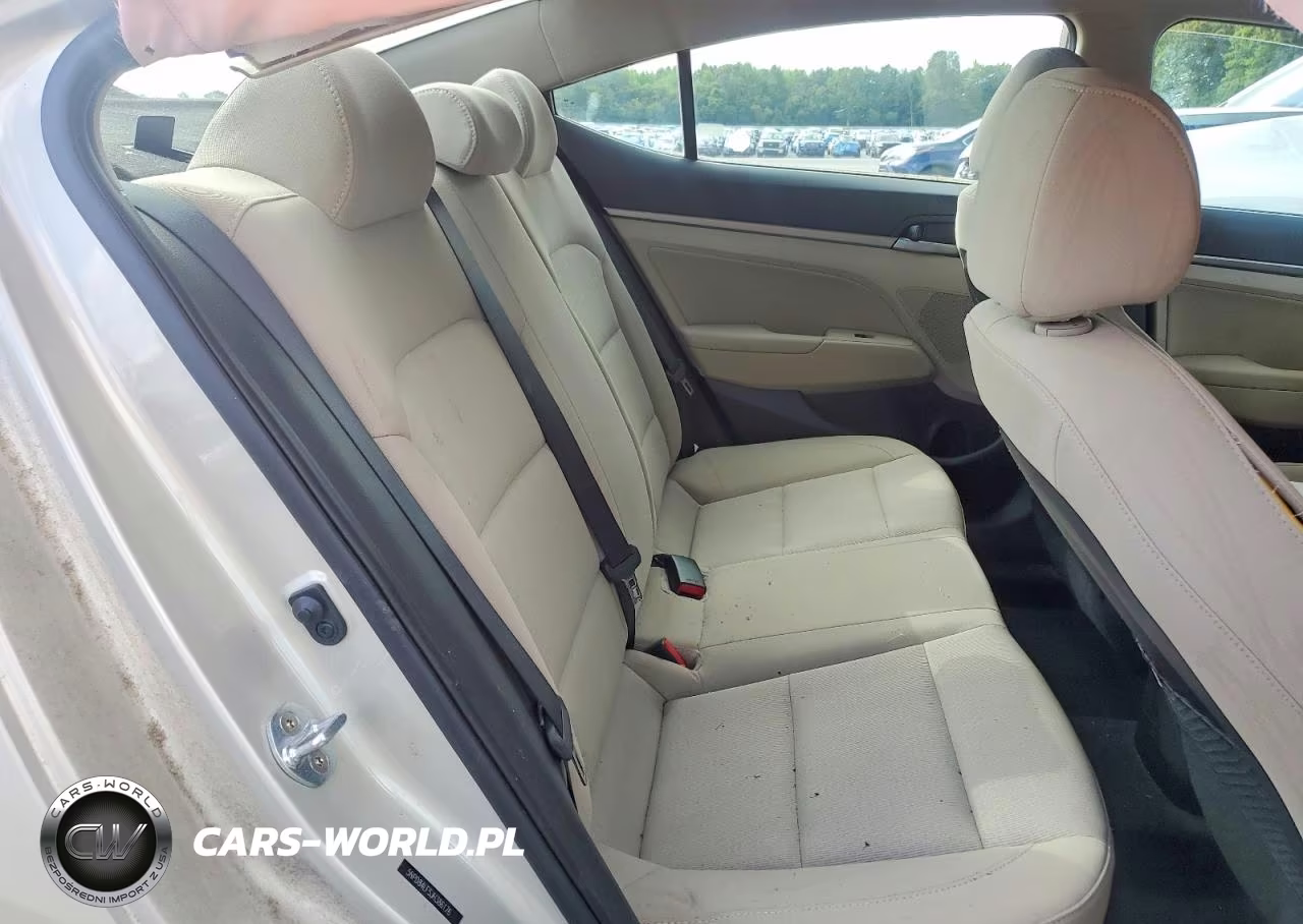 2018 Hyundai Elantra Value Edition VIN:5NPD84LF5JH386176 - 10