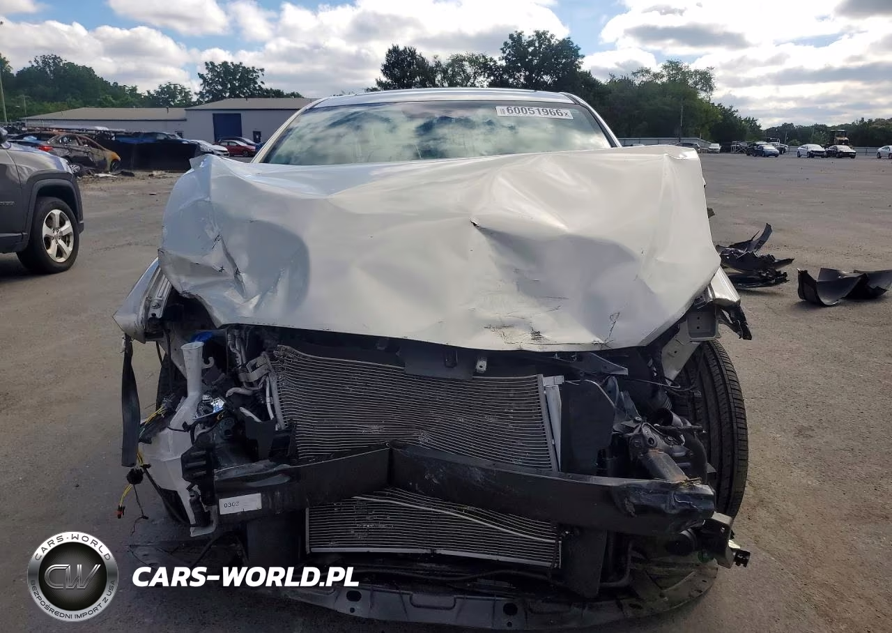 2018 Hyundai Elantra Value Edition VIN:5NPD84LF5JH386176 - 5