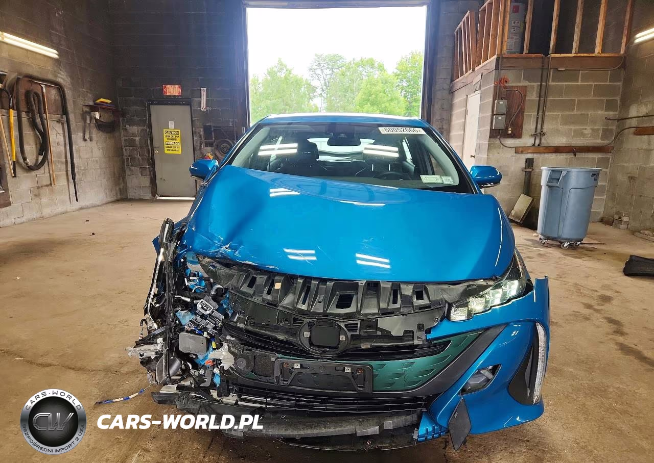 2017 Toyota Prius Prime Premium VIN:JTDKARFP3H3039609 - 5