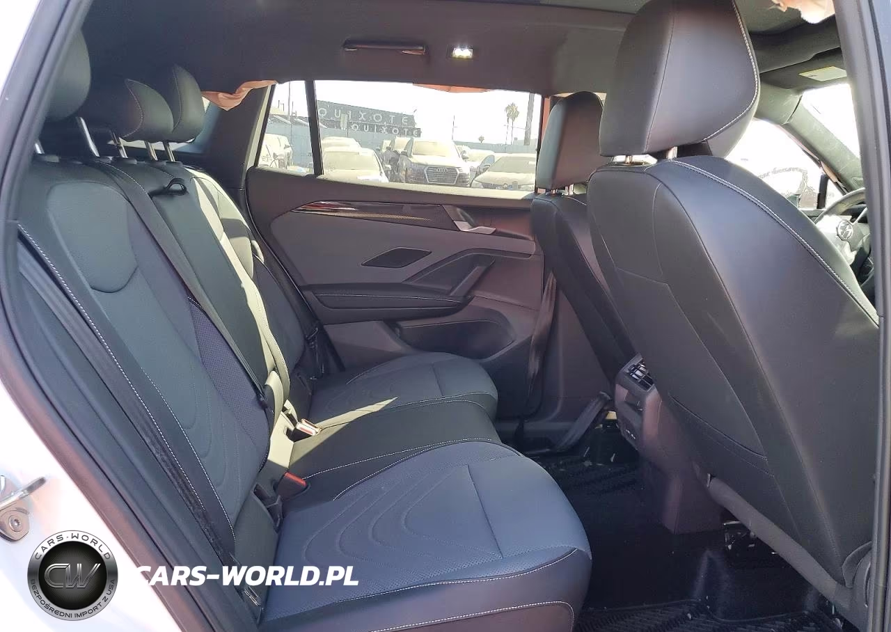 2026 Volkswagen Tiguan Se R-Line Black VIN:3VVHR7RM4TM063189 - 11