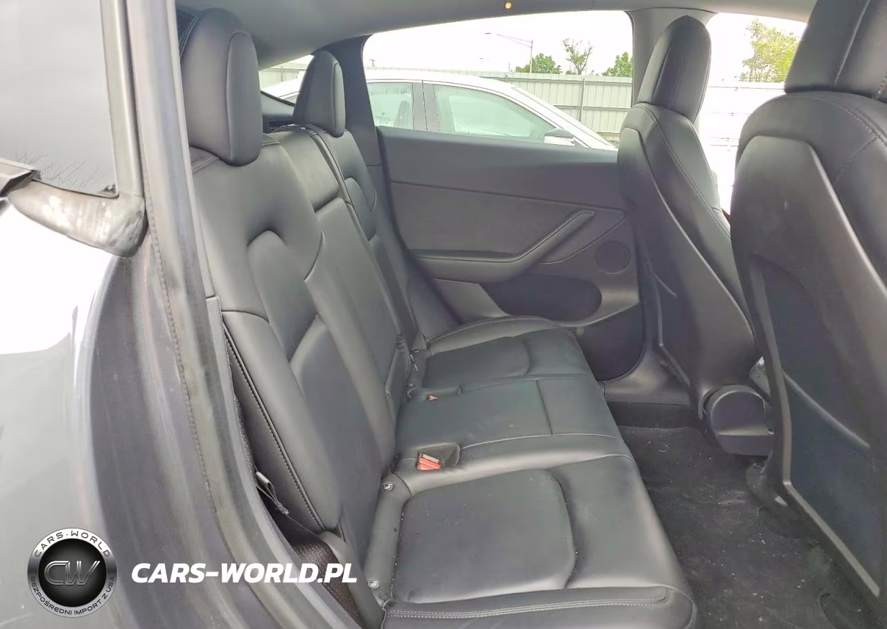 2020 Tesla Model Y VIN:5YJYGDEF4LF001824 - 10