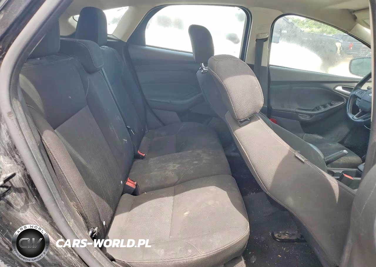 2015 Ford Focus Se VIN:1FADP3K25FL340514 - 10