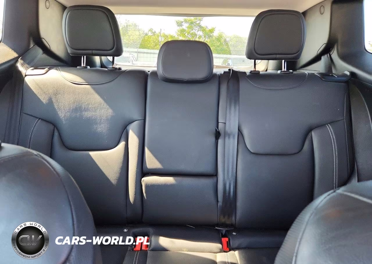2021 Jeep Renegade Limited VIN:ZACNJDD16MPN29267 - 10