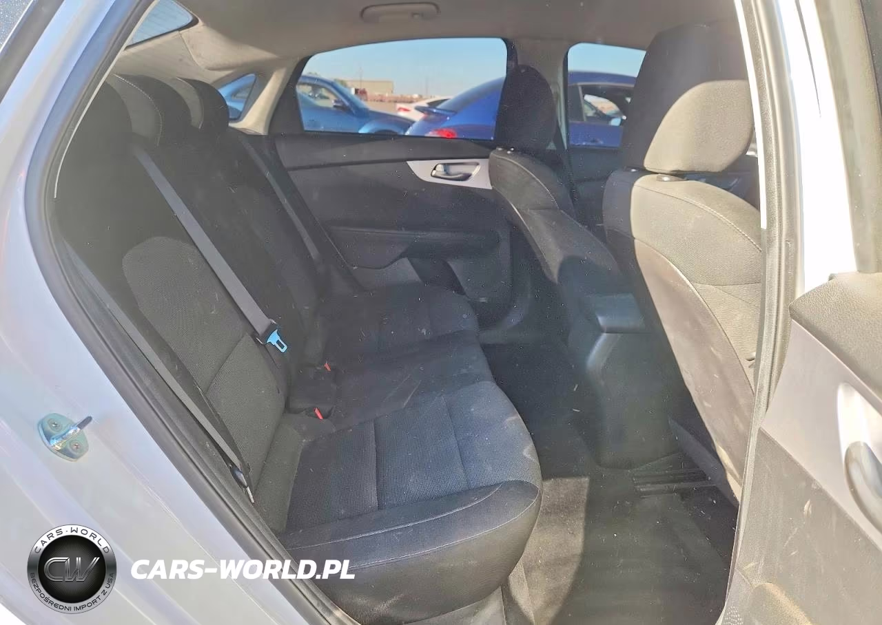 2022 Kia Forte Lxs VIN:3KPF24AD0NE440053 - 10