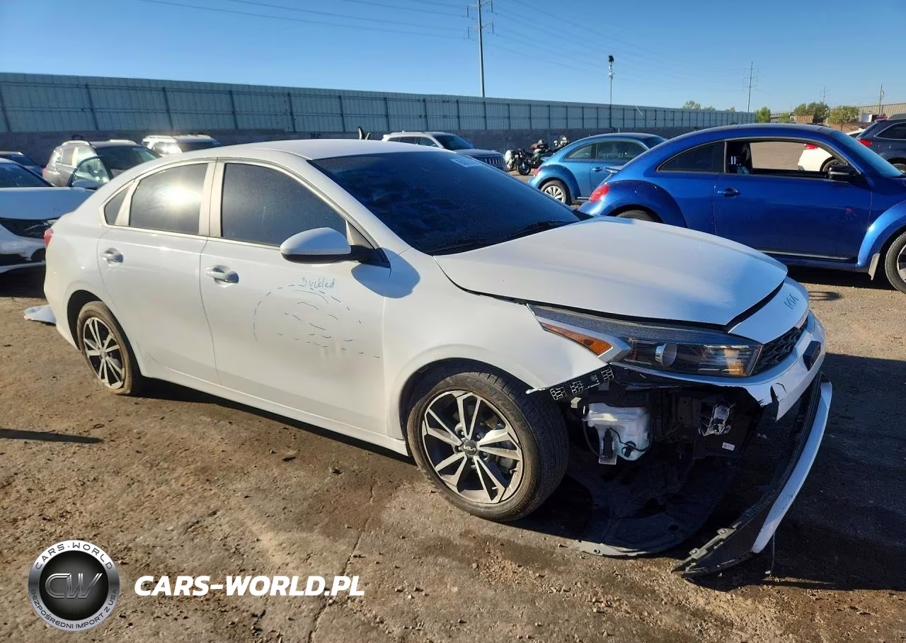 2022 Kia Forte Lxs VIN:3KPF24AD0NE440053 - 4