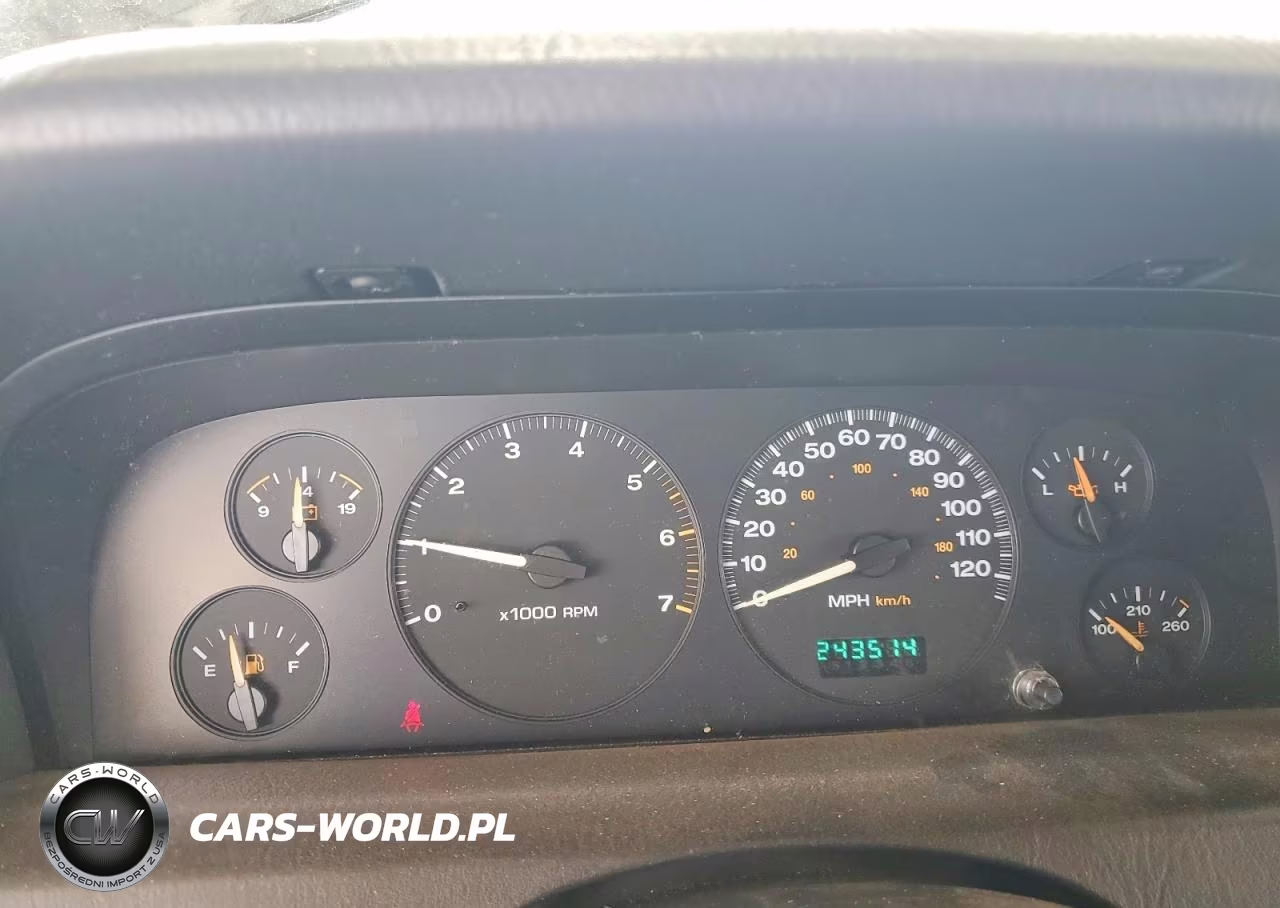 2002 Jeep Grand Cherokee Laredo VIN:1J4GW48S12C167389 - 9
