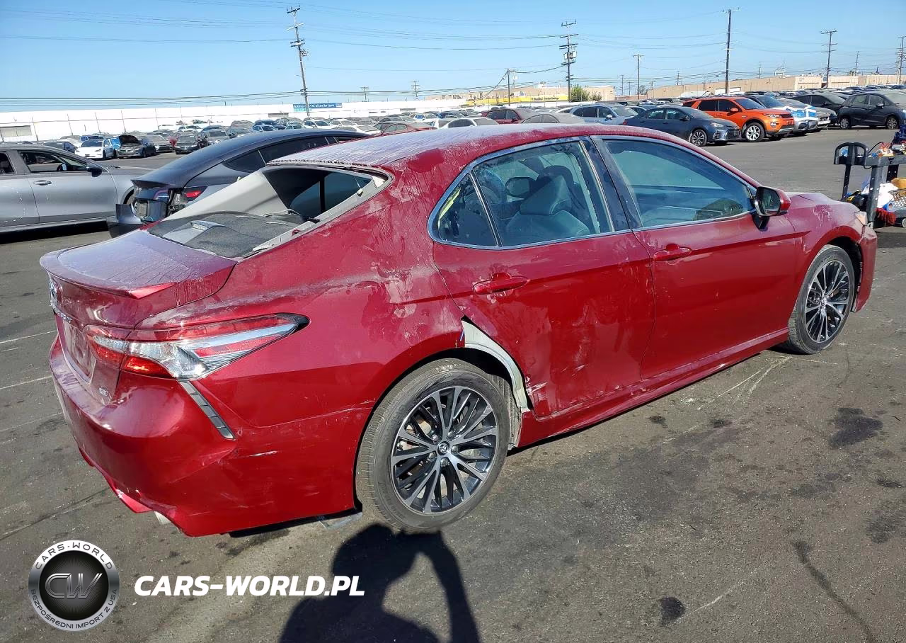 2018 Toyota Camry Se VIN:4T1B11HK9JU556797 - 3