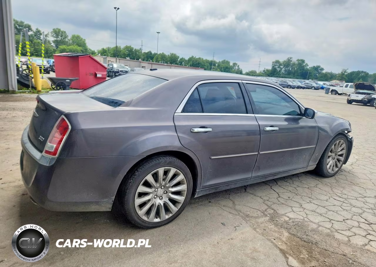 2014 Chrysler 300 VIN:2C3CCAAG8EH336931 - 3
