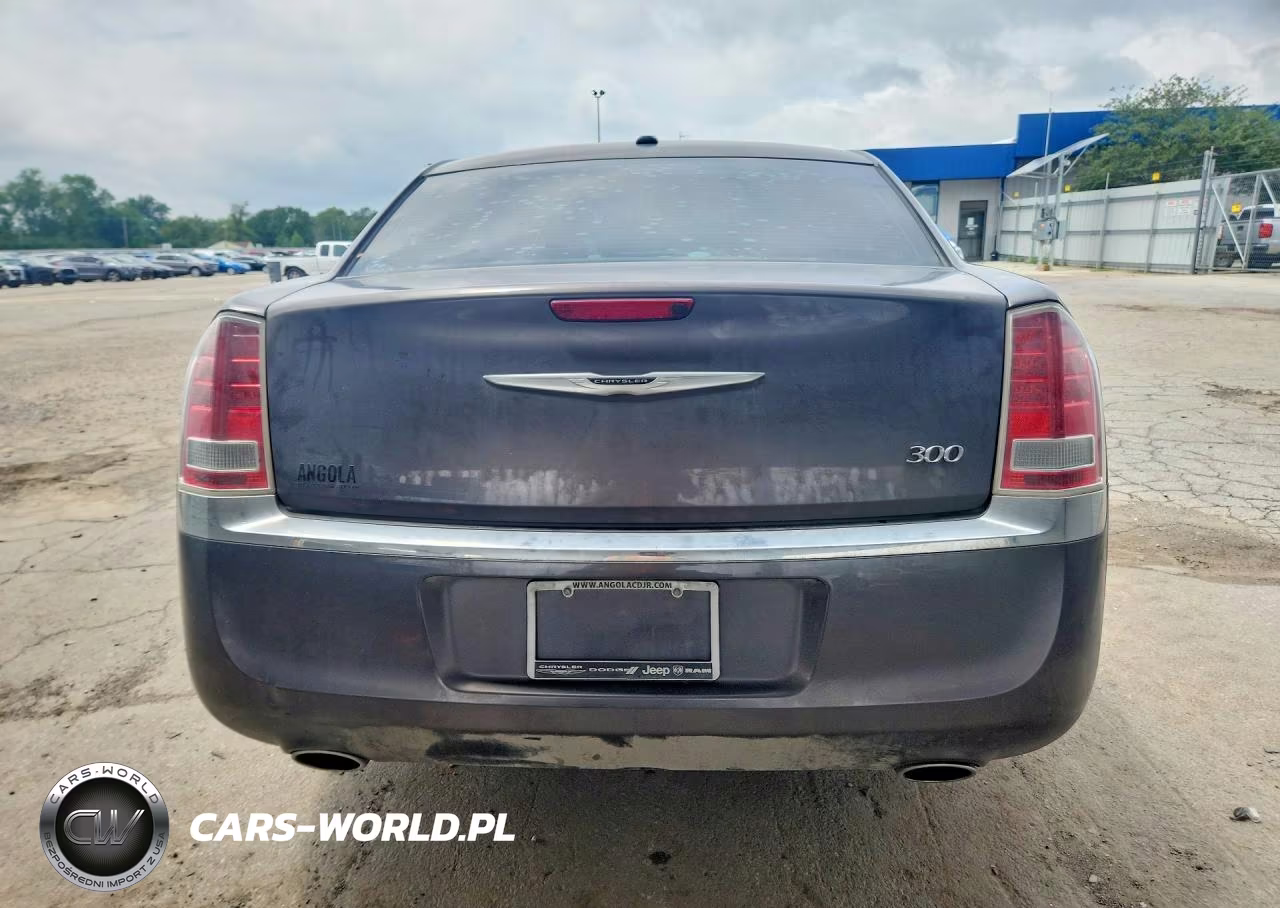 2014 Chrysler 300 VIN:2C3CCAAG8EH336931 - 6