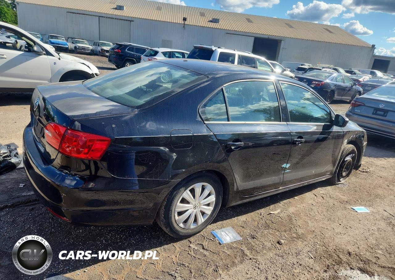 2013 Volkswagen Jetta Base VIN:3VW2K7AJ1DM431885 - 3