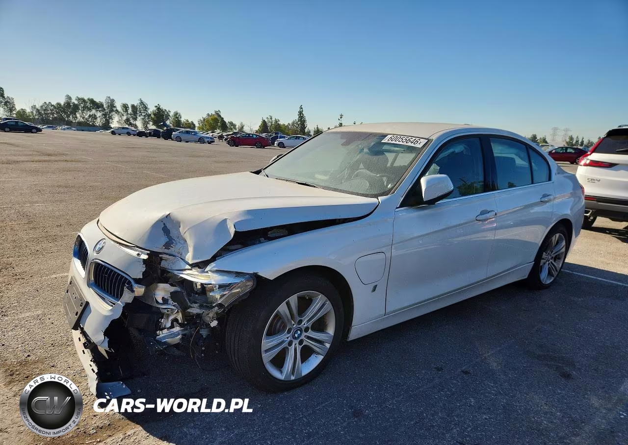 2018 BMW 330E – zdjęcie 1 z 12