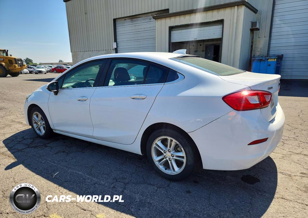2018 Chevrolet Cruze Lt VIN:1G1BE5SM1J7137201 - 2